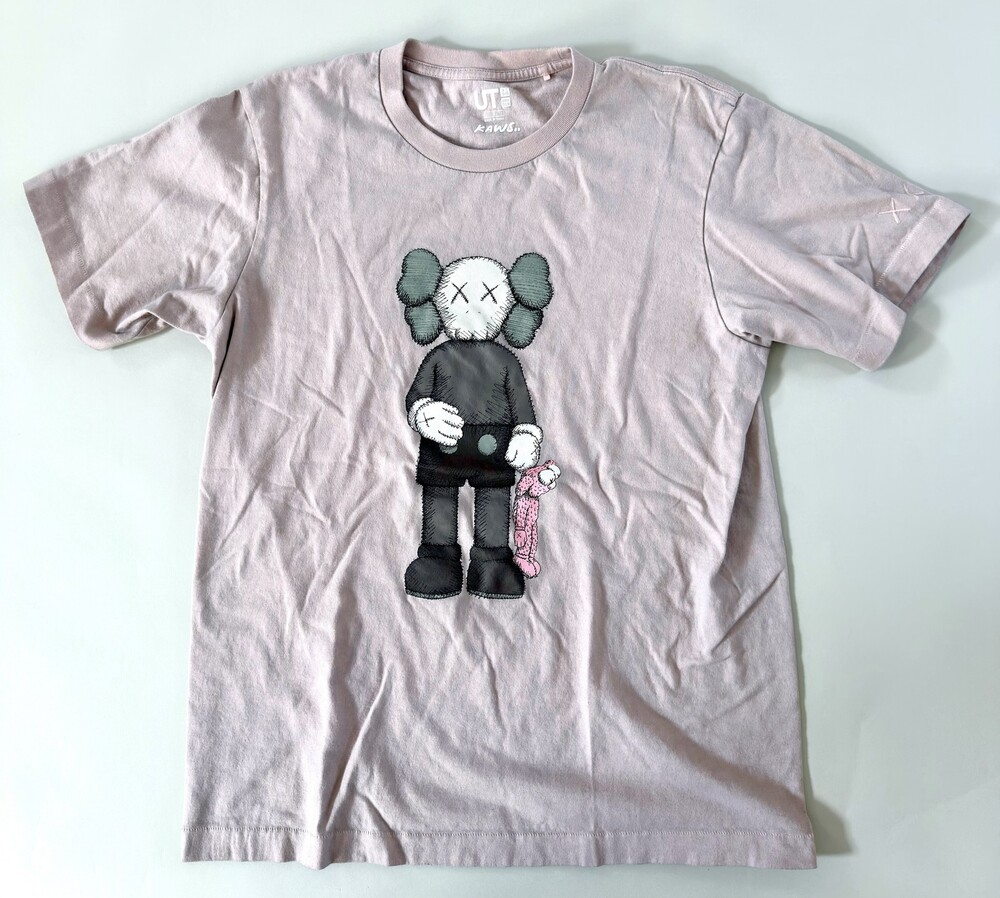KAWS Uniqlo Shirt Mens Small Pale Pink Companion Graphic Artist Collab Tee